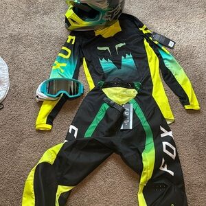 Fox Black and Yellow Joggers Dynamic Design